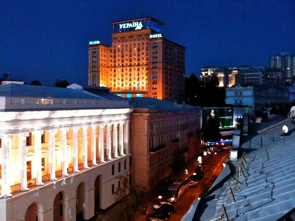 Independence Square - Khreschatyk. View On Independence Sq. Fountains Kyiv